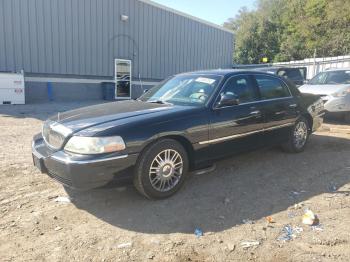  Salvage Lincoln Towncar