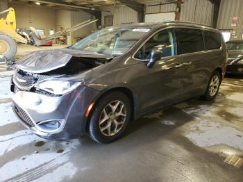  Salvage Chrysler Pacifica