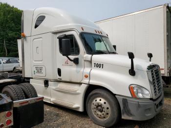  Salvage Freightliner Cascadia 1