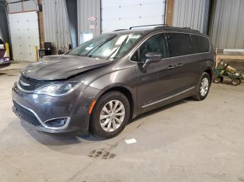  Salvage Chrysler Pacifica
