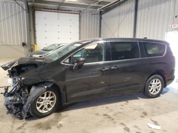 Salvage Chrysler Pacifica
