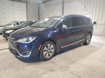  Salvage Chrysler Pacifica