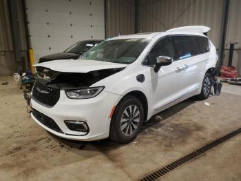  Salvage Chrysler Pacifica