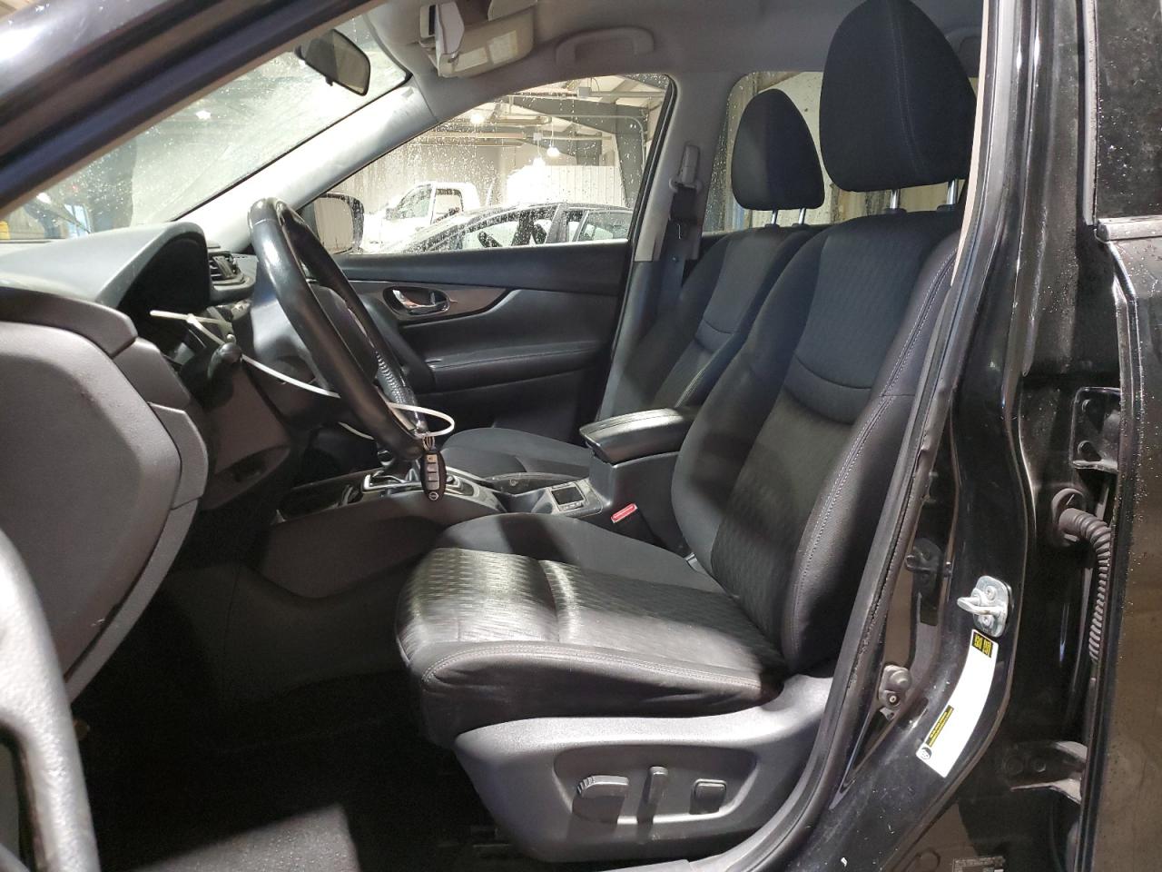 Nissan Rogue S Image 3