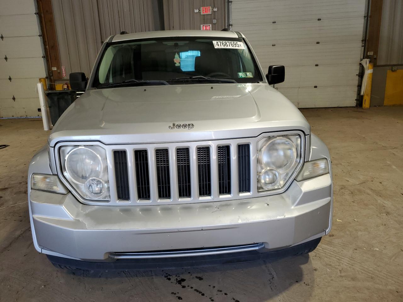 Jeep Liberty Sport Image 8