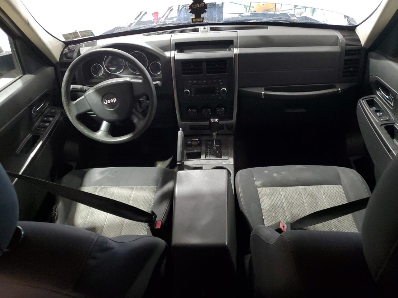 Jeep Liberty Sport Image 6