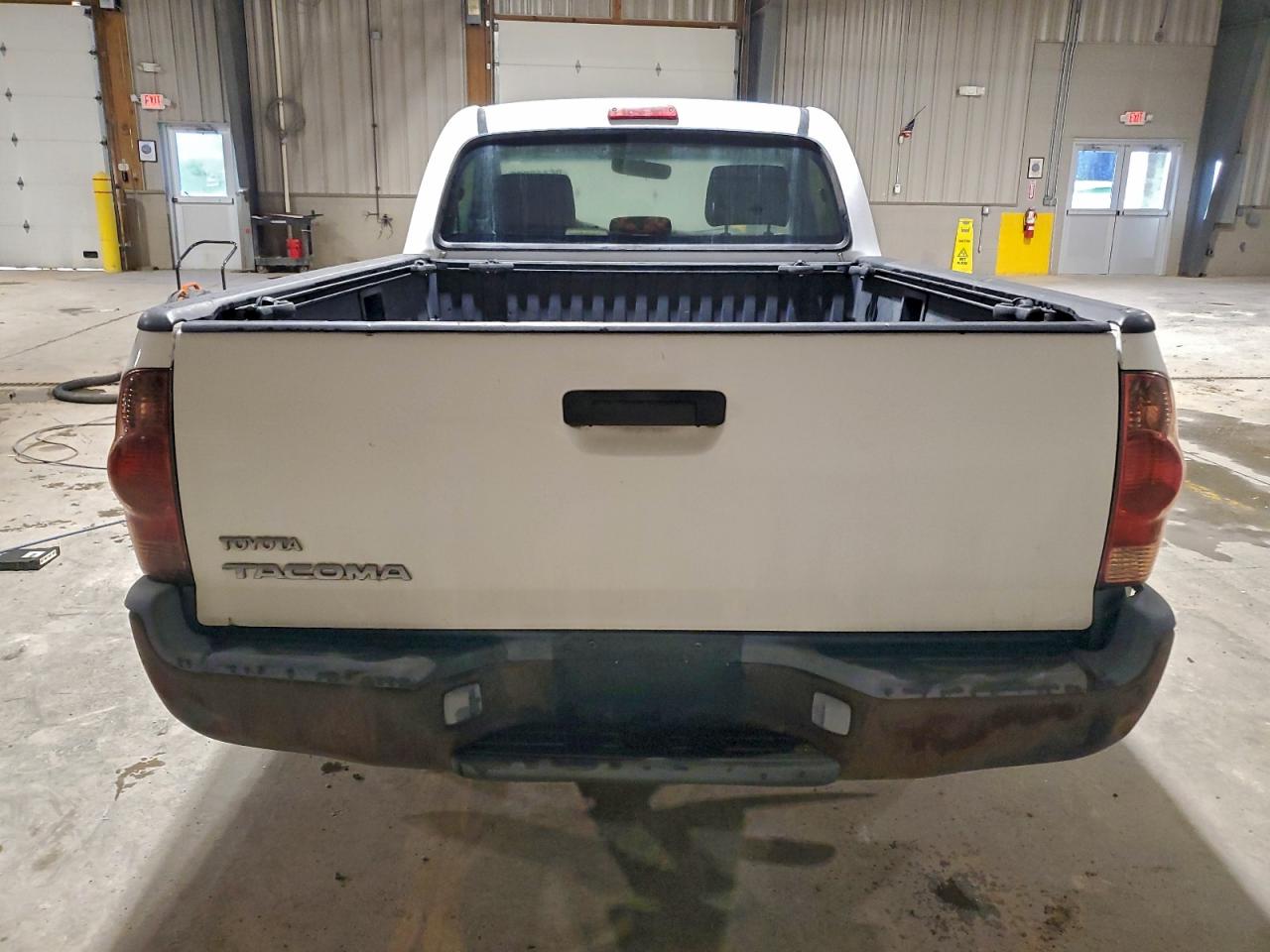 Toyota Tacoma Image 5