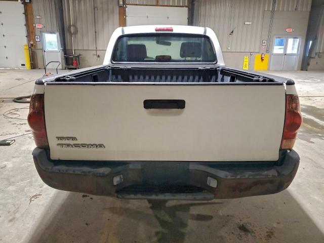 Toyota Tacoma Image 5