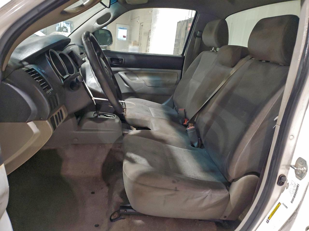 Toyota Tacoma Image 8