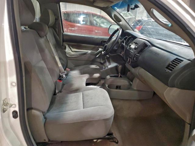 Toyota Tacoma Image 11