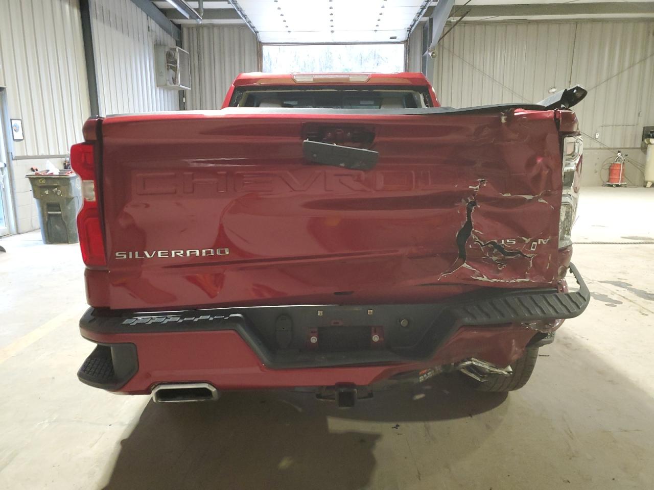 Chevrolet Silverado K1500 Custom Image 11