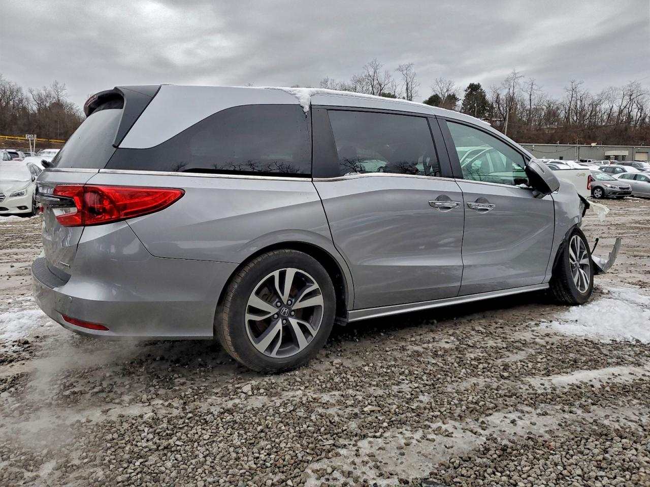 Honda Odyssey Touring Image 2