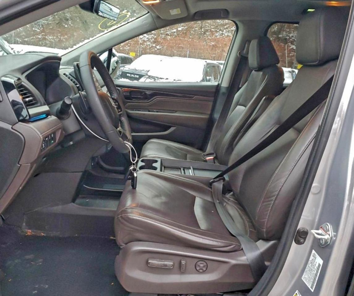 Honda Odyssey Touring Image 12