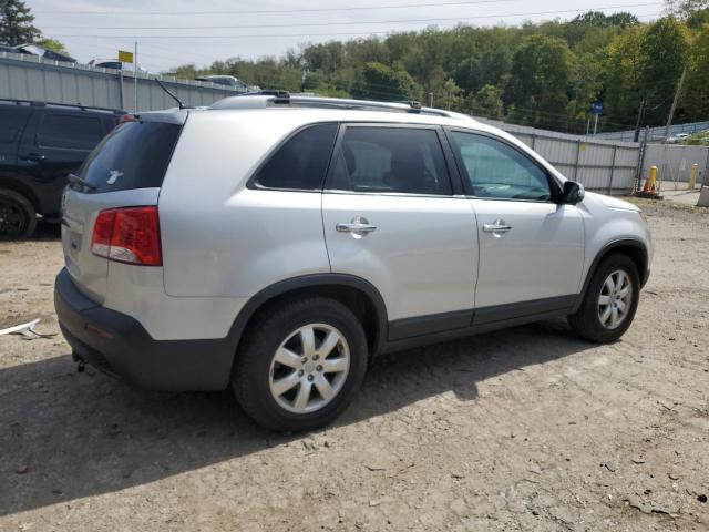Kia Sorento Base Image 8