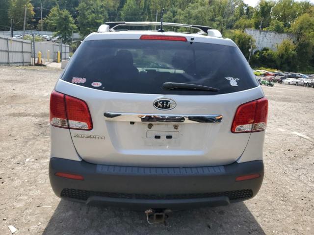 Kia Sorento Base Image 7