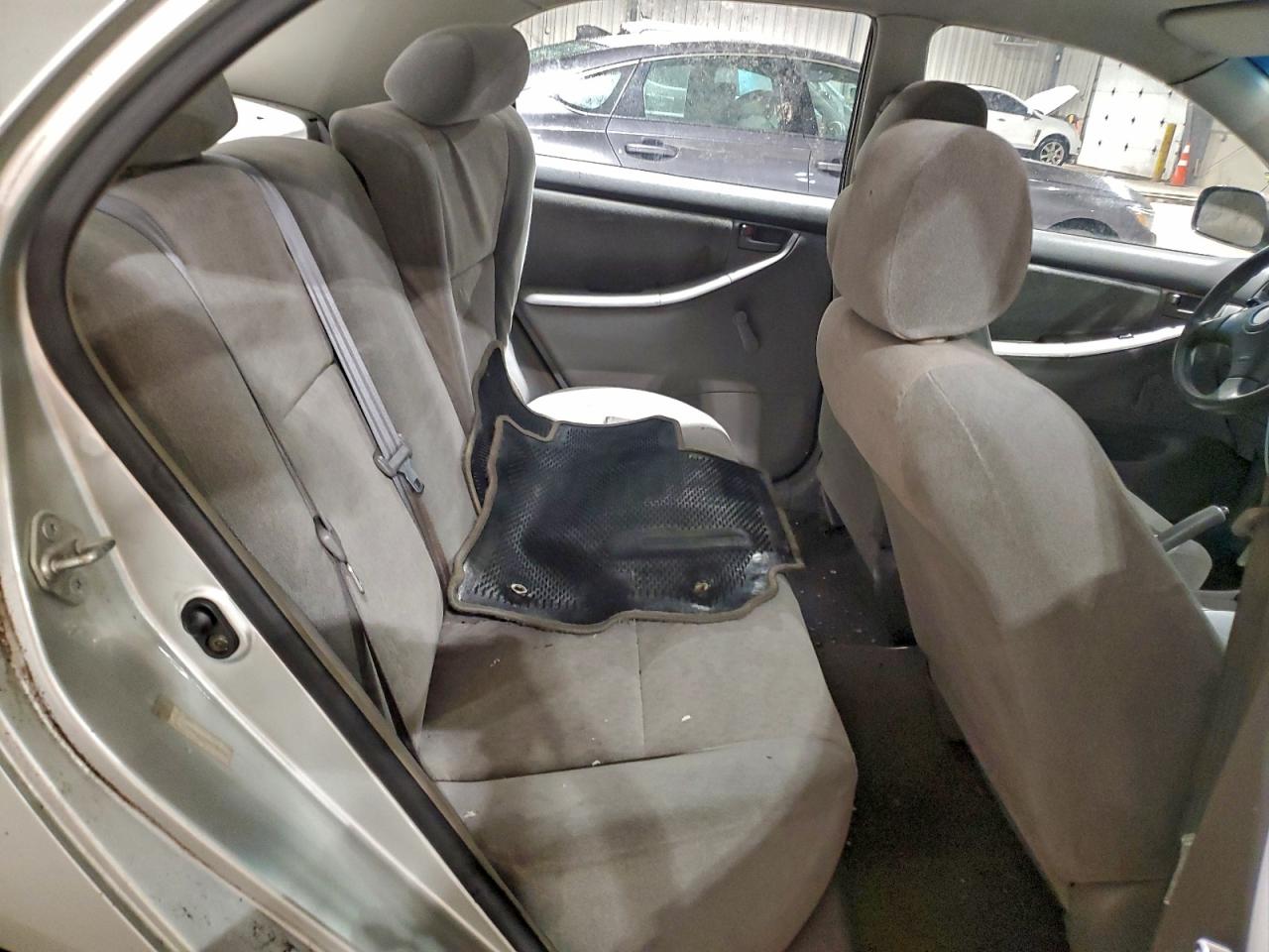 Toyota Corolla Ce Image 6