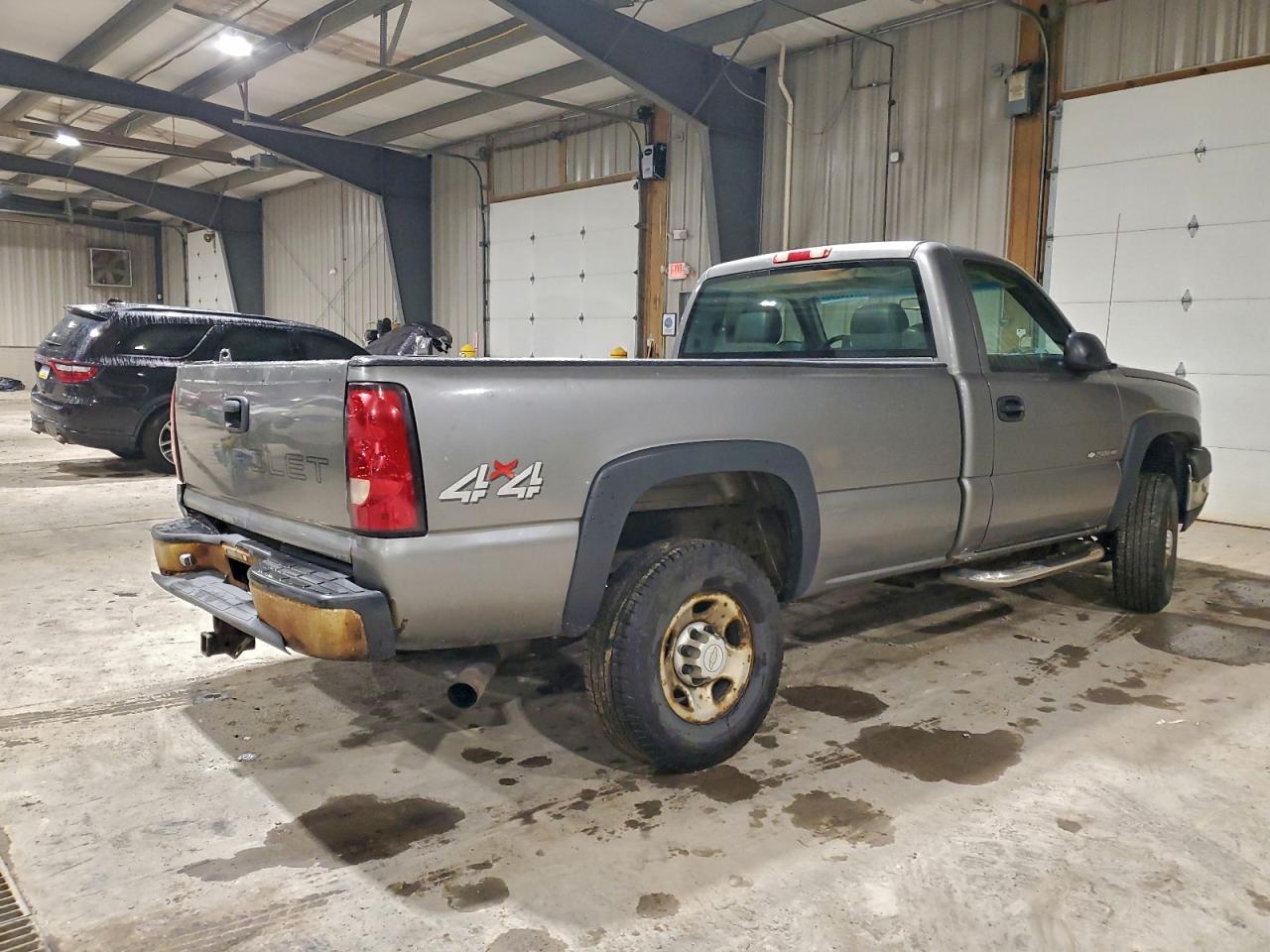Chevrolet Silverado K2500 Heavy Duty Image 2