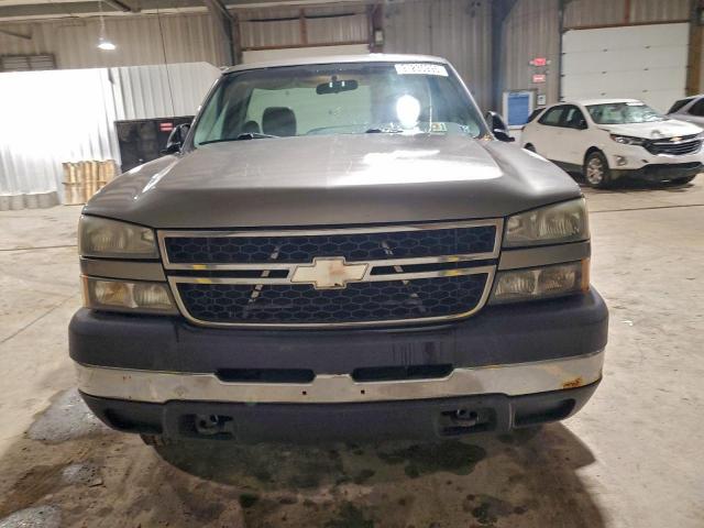 Chevrolet Silverado K2500 Heavy Duty Image 8