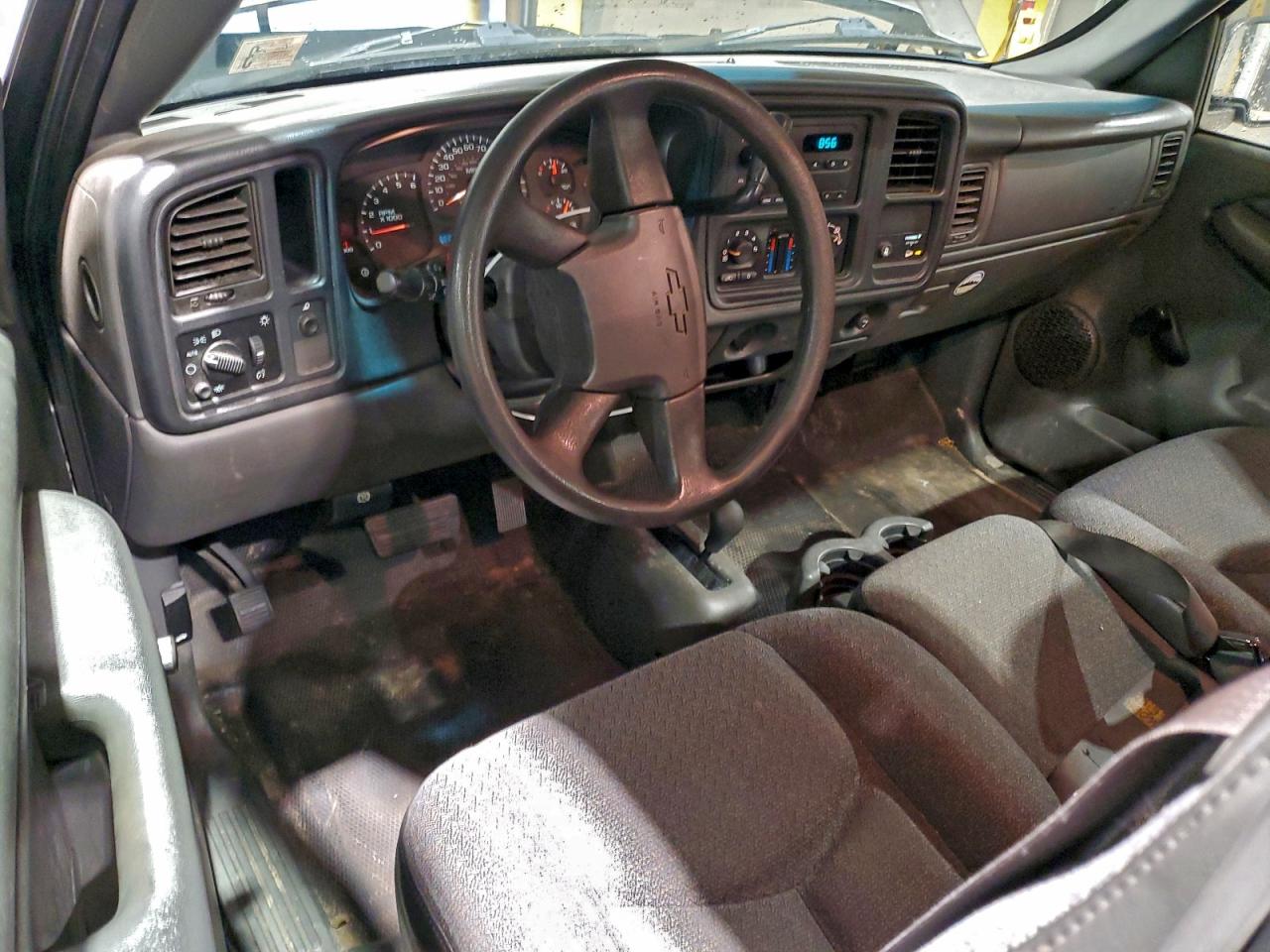 Chevrolet Silverado K2500 Heavy Duty Image 9