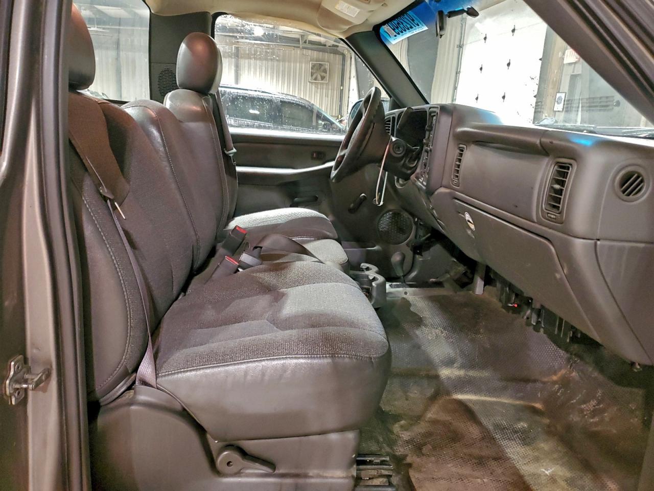 Chevrolet Silverado K2500 Heavy Duty Image 6