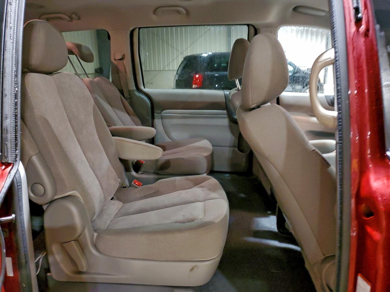 Kia Sedona Lx Image 7