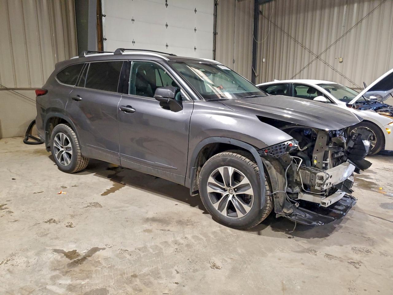 Toyota Highlander Xle Image 8