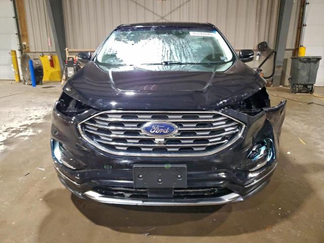 Ford Edge Titanium Image 8