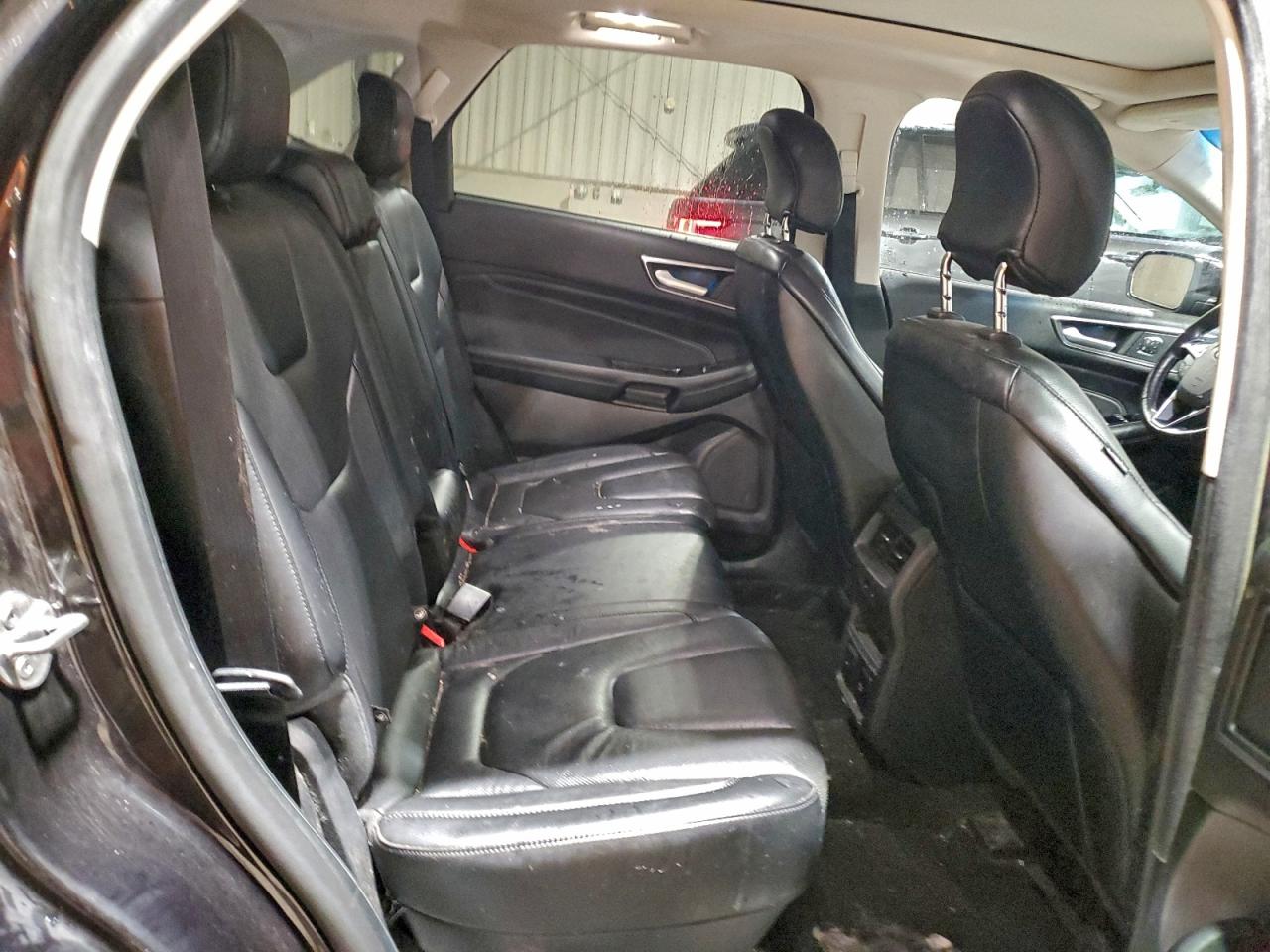 Ford Edge Titanium Image 9