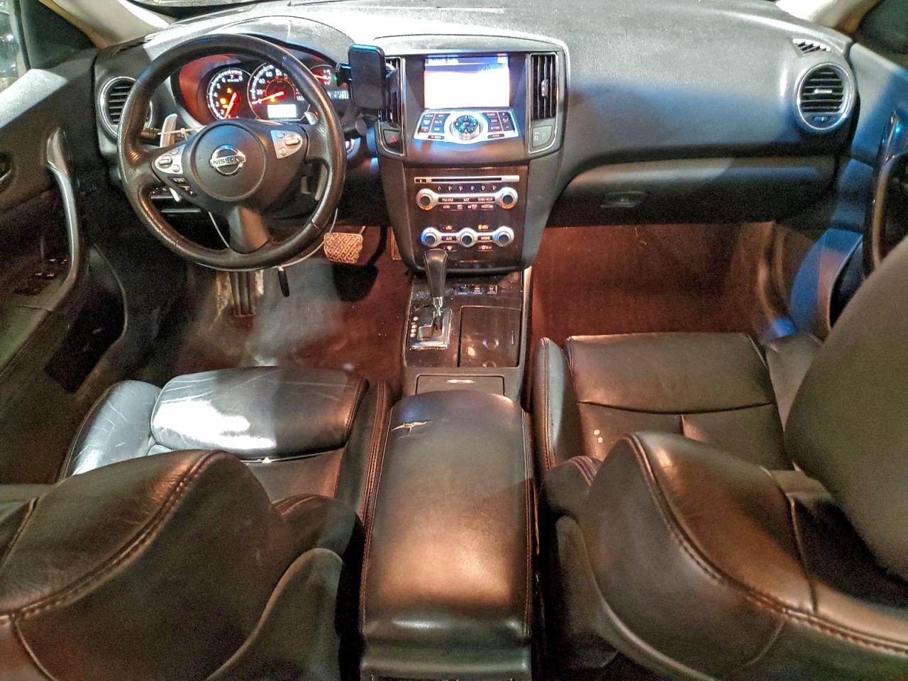 Nissan Maxima S Image 8