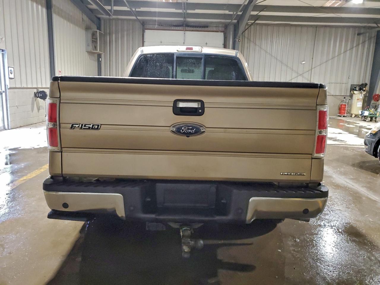 Ford F-150 Super Cab Image 11