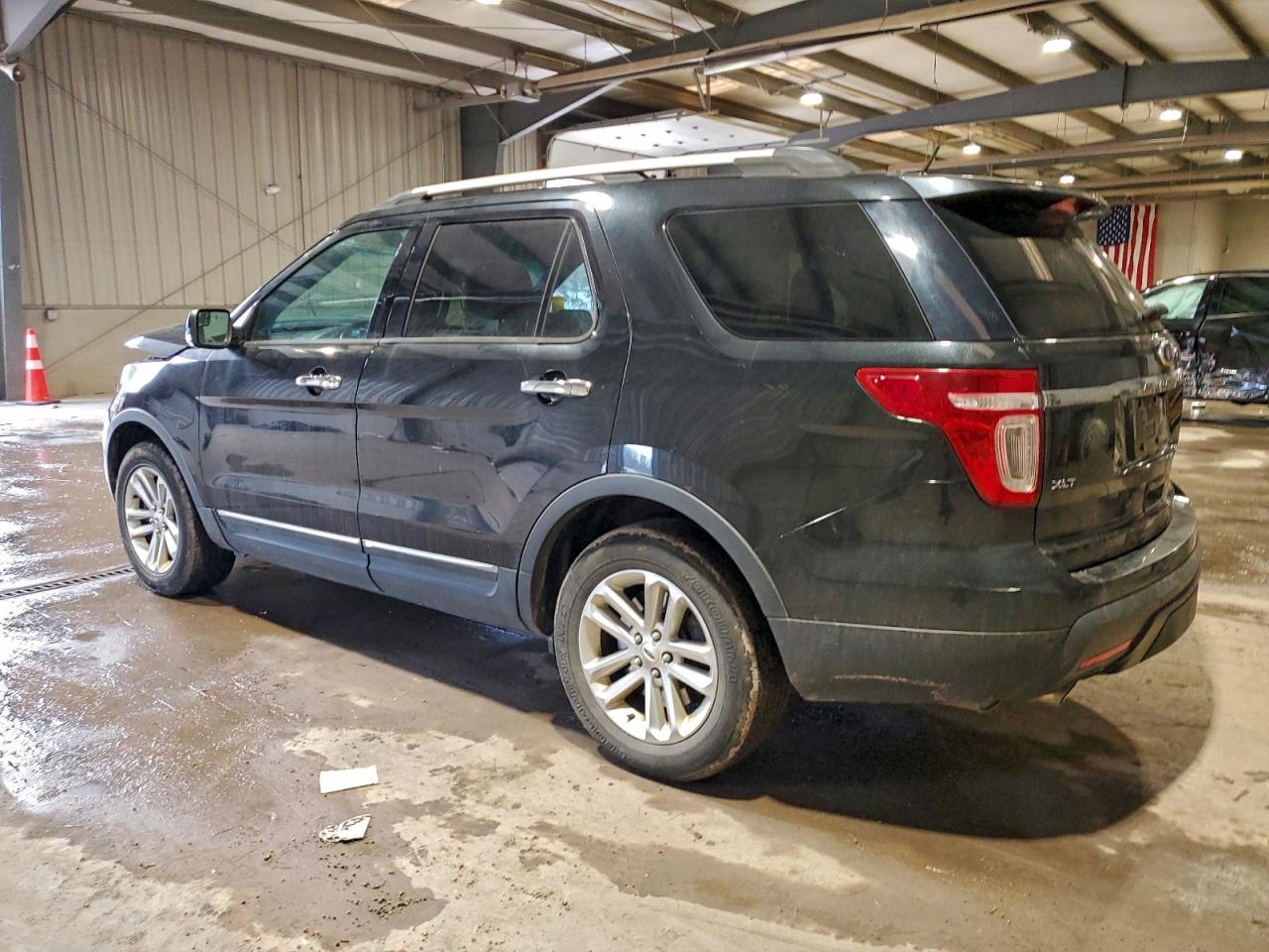 Ford Explorer Xlt Image 2