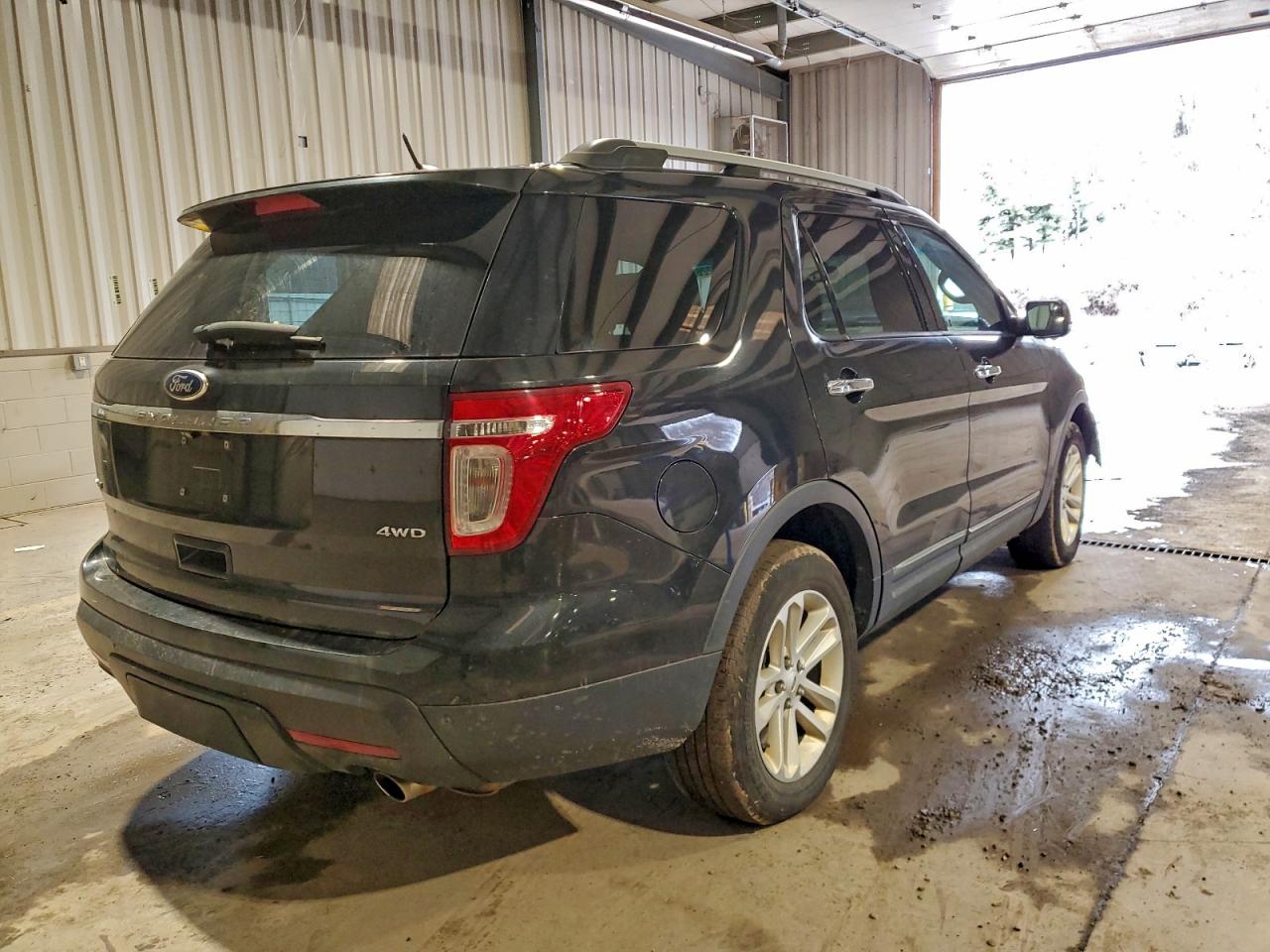 Ford Explorer Xlt Image 4