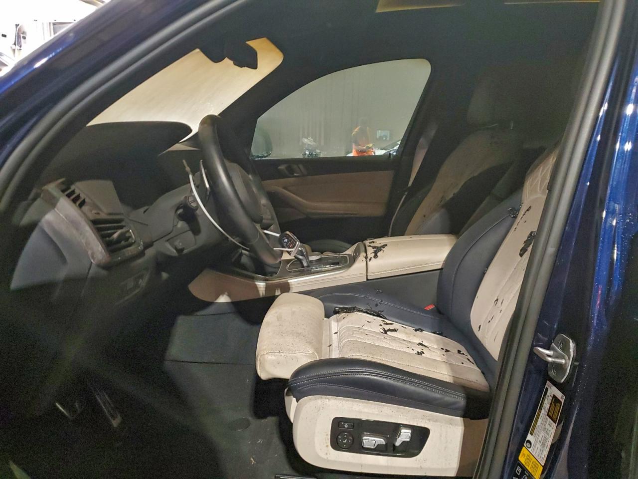 BMW X Series M50i Image 7