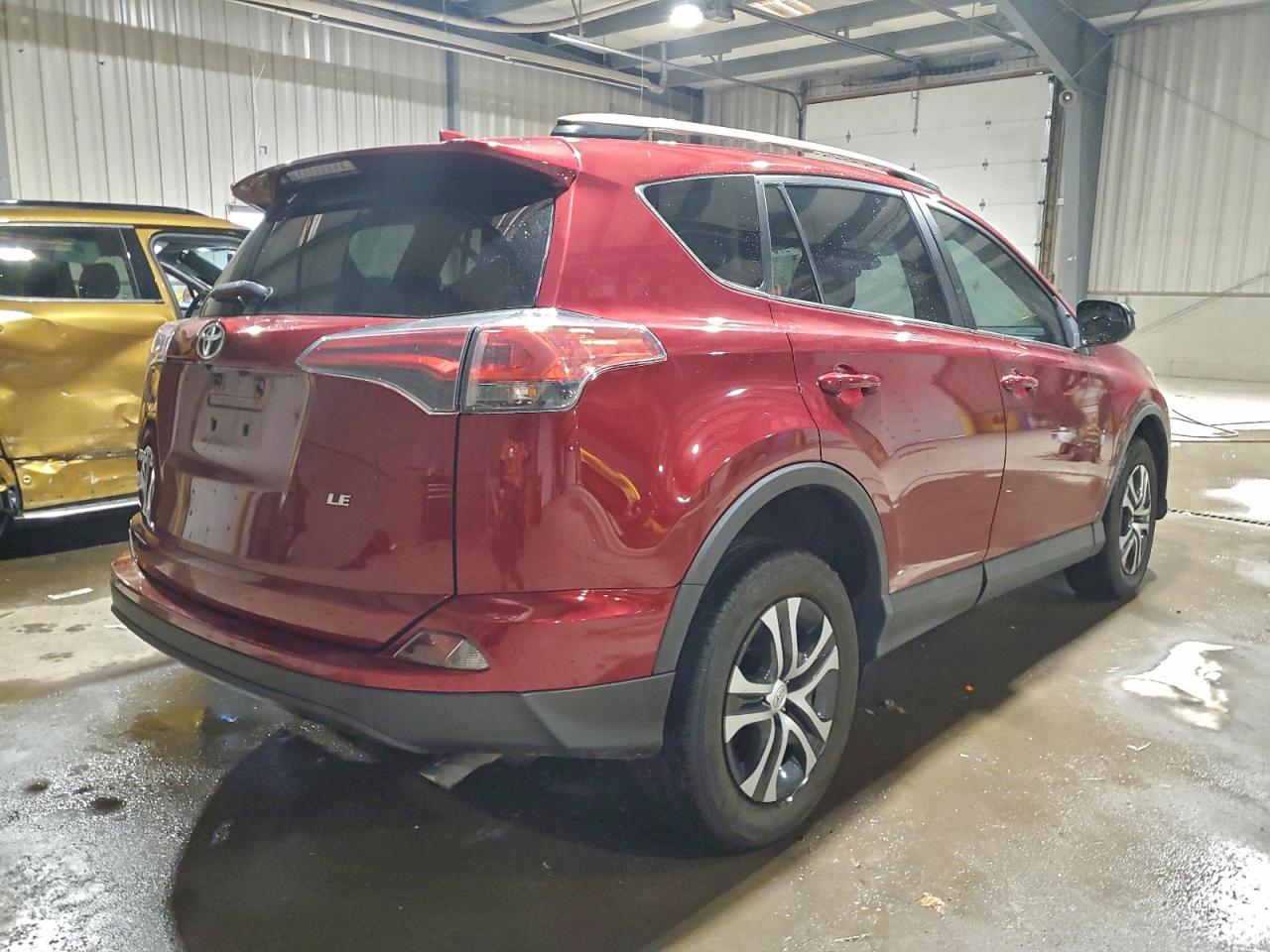 Toyota RAV4 Le Image 5