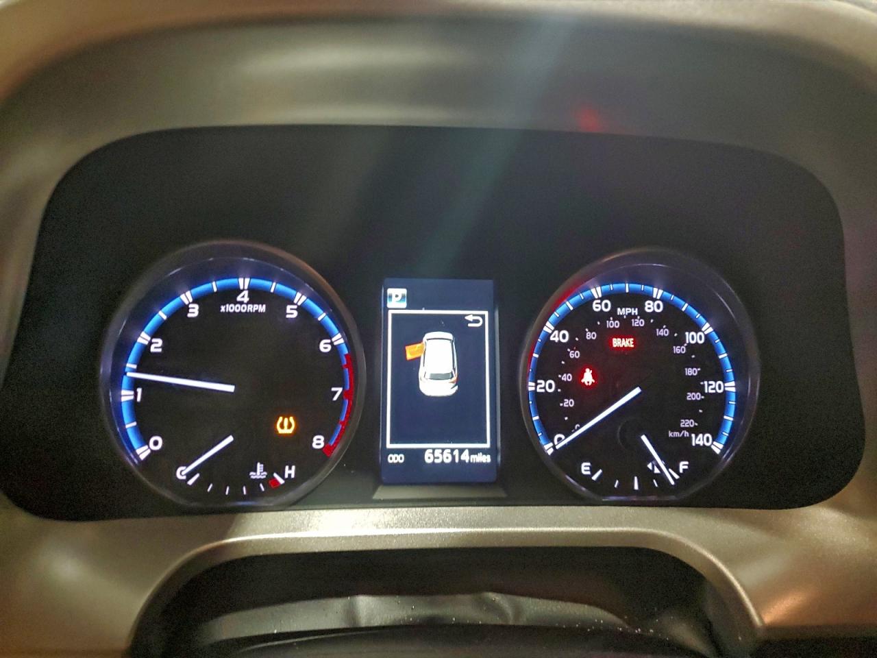 Toyota RAV4 Le Image 4