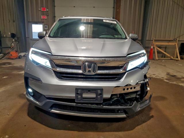 Honda Pilot Touring Image 2