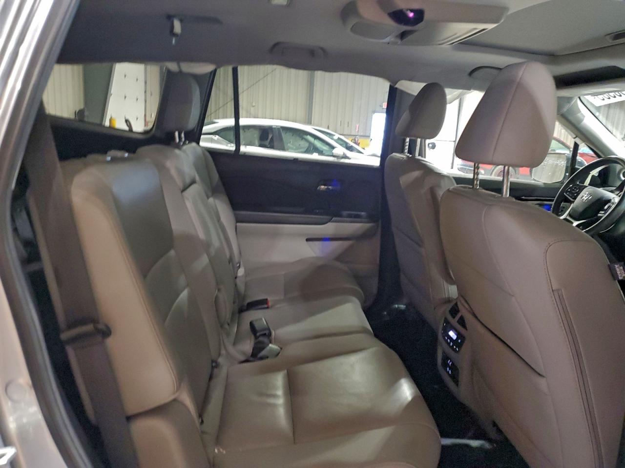 Honda Pilot Touring Image 7