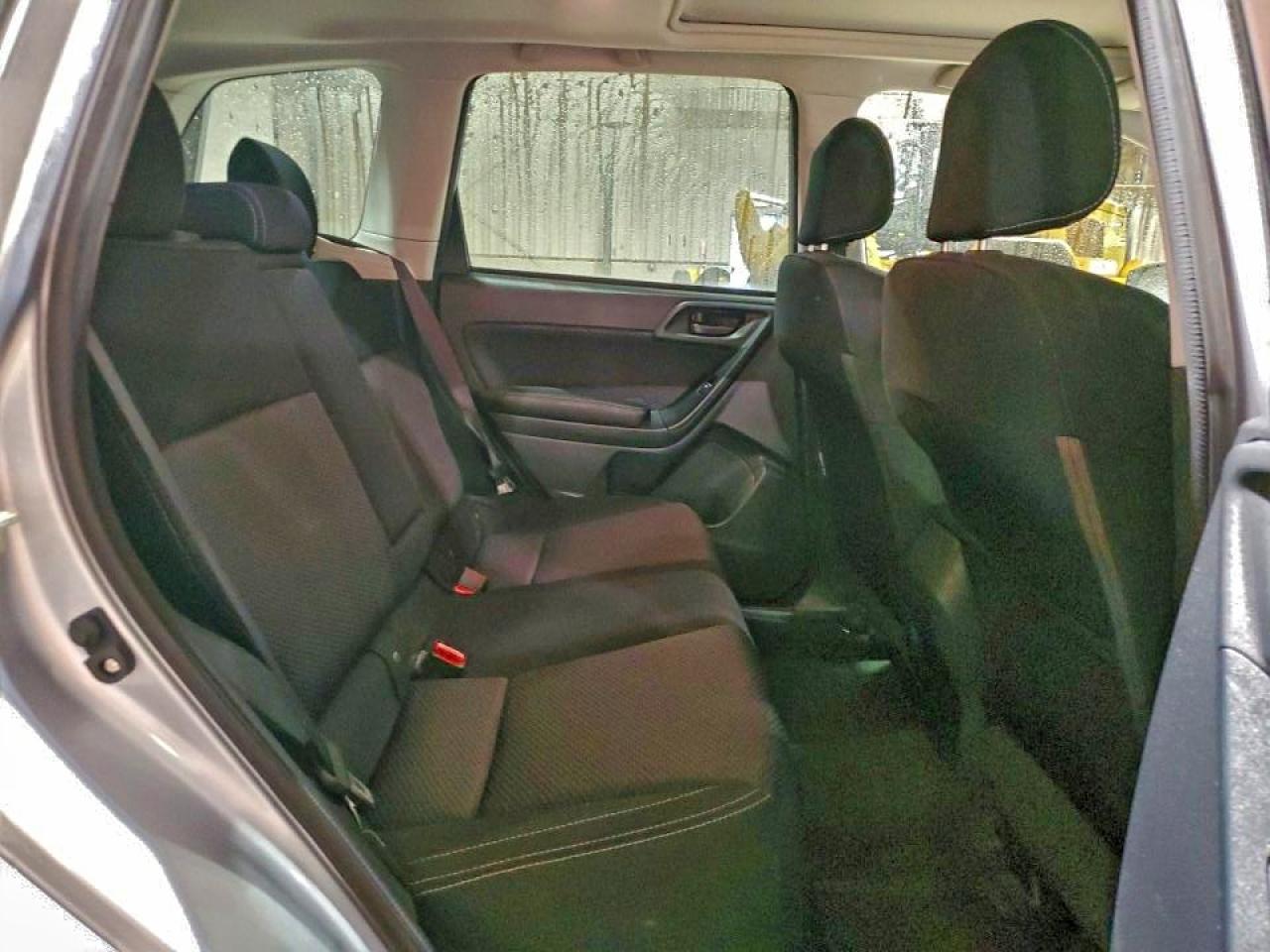 Subaru Forester 2.5i Premium Image 14