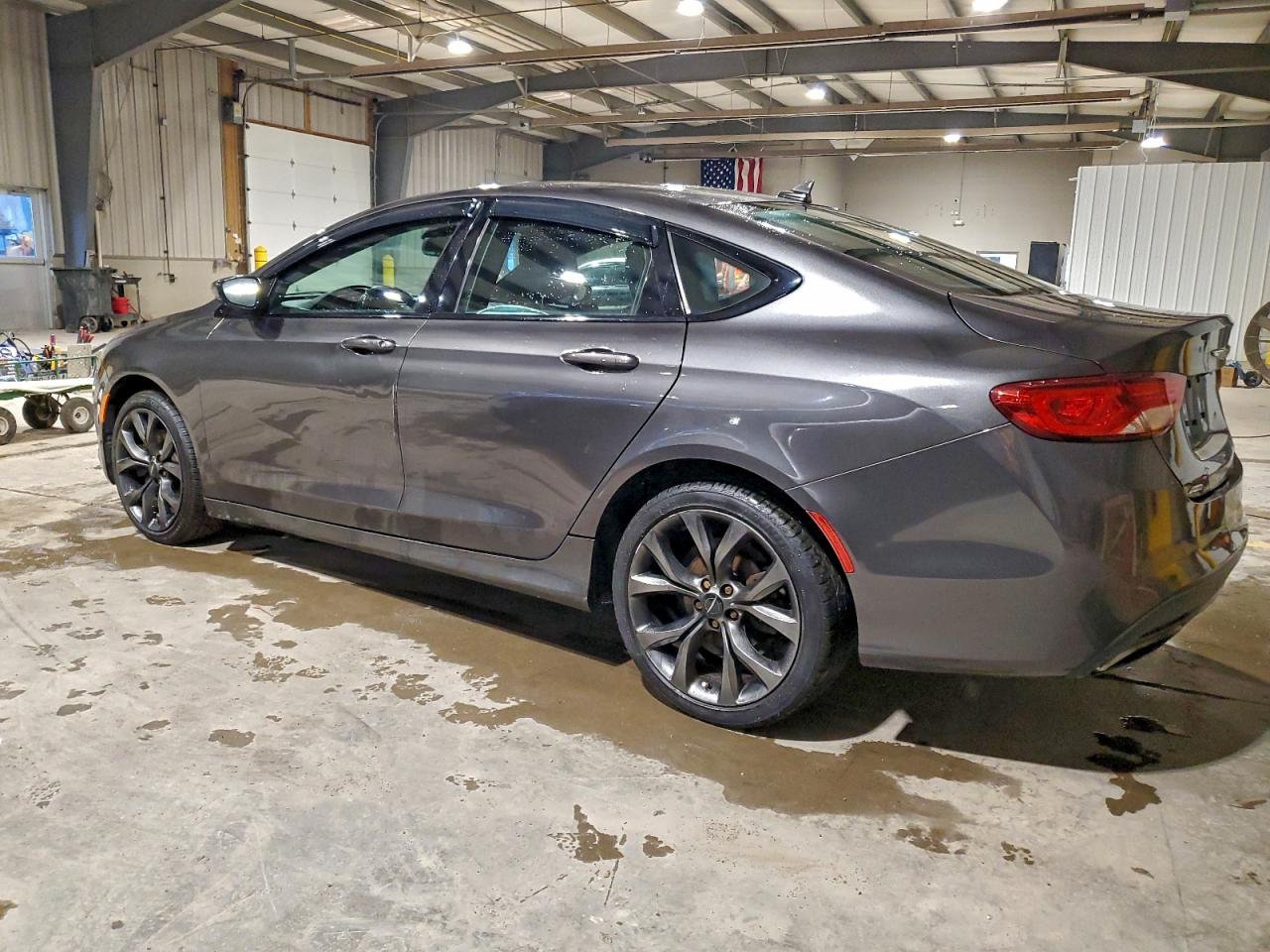 Chrysler 200 S Image 9