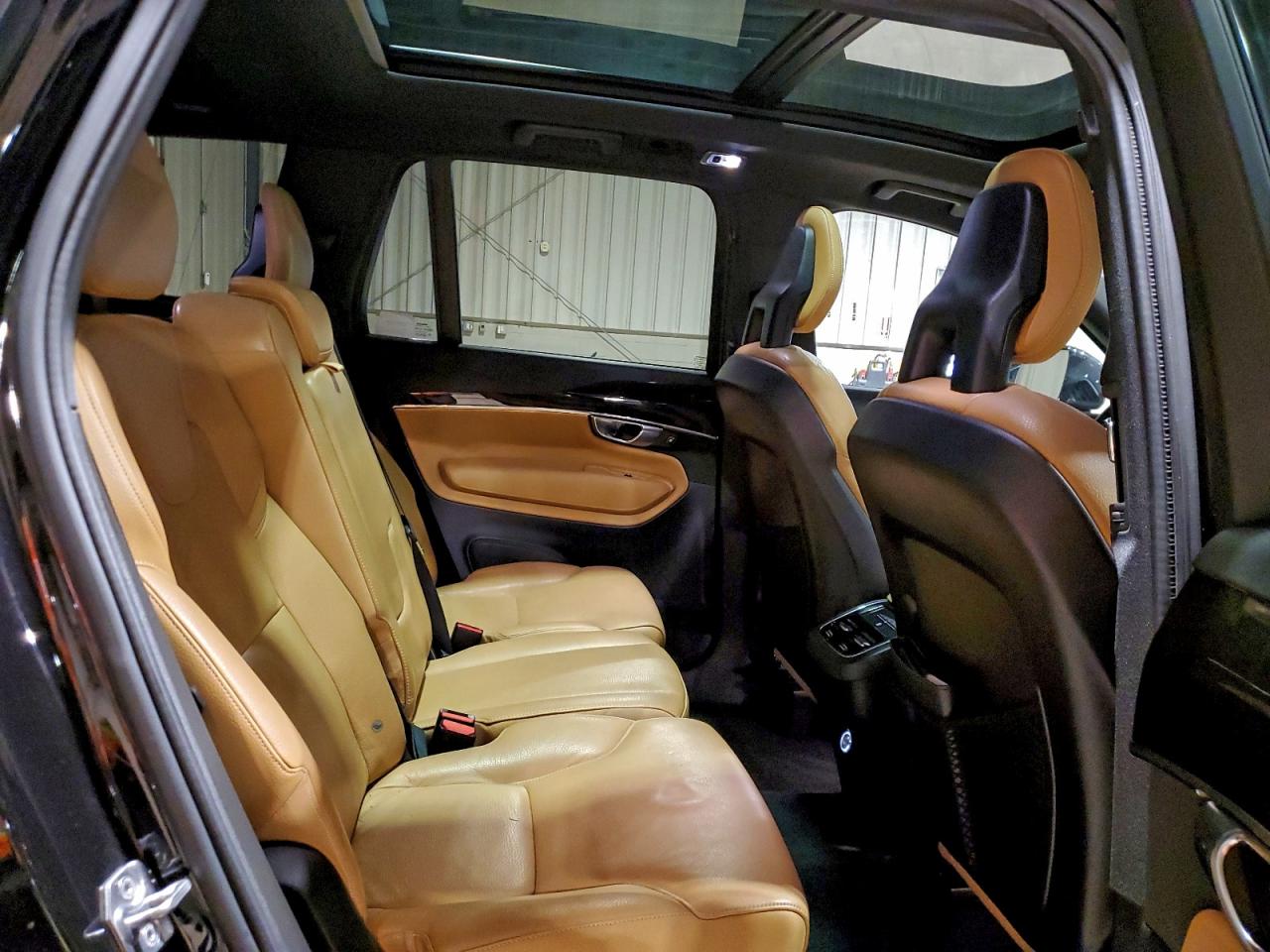 Volvo XC90 T6 Image 11