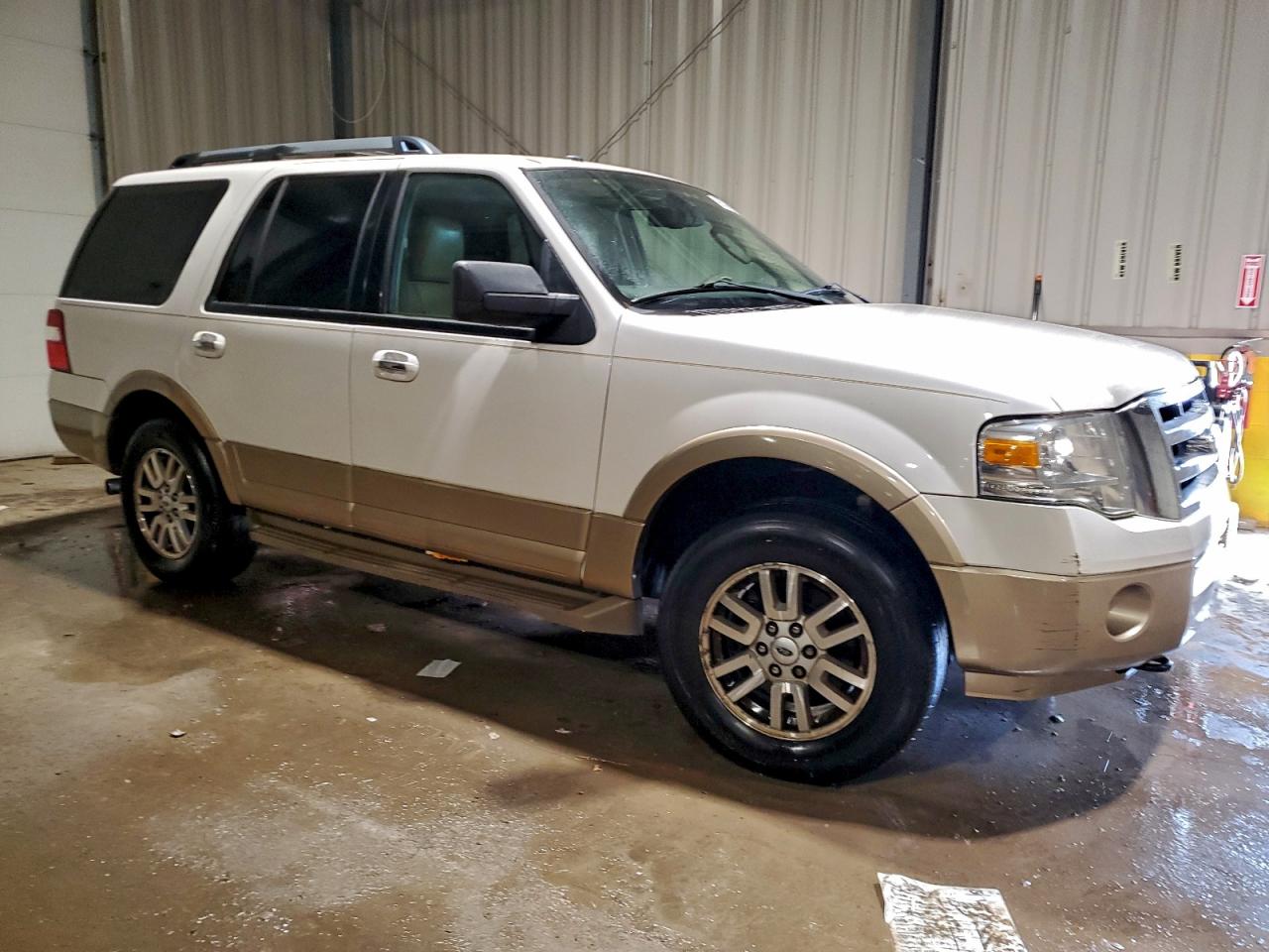 Ford Expedition Xlt Image 8