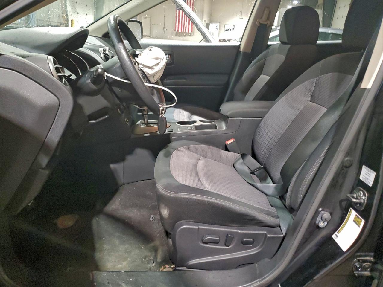 Nissan Rogue S Image 7