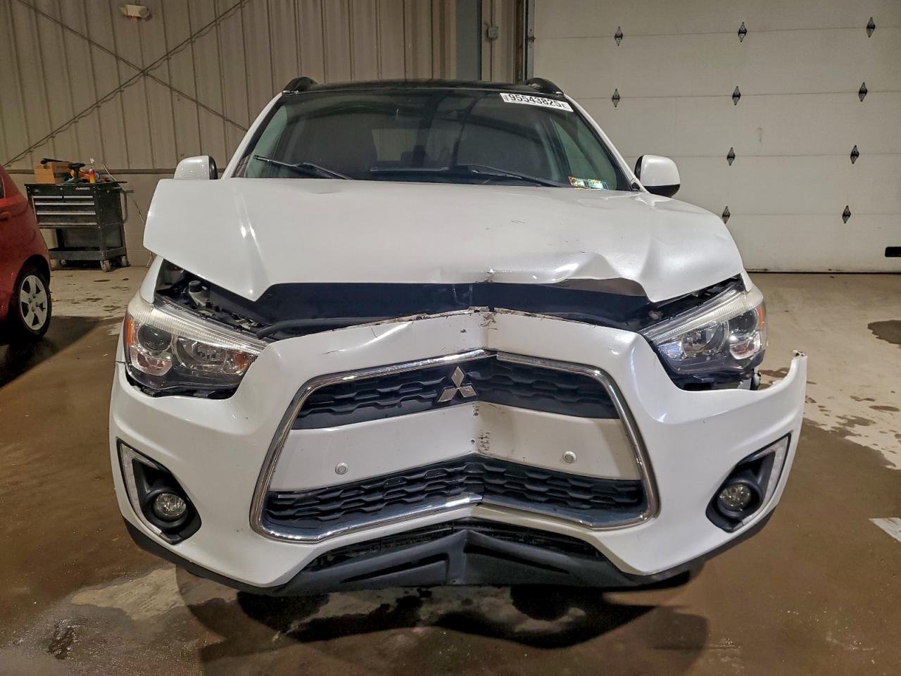 Mitsubishi Outlander Se Image 2