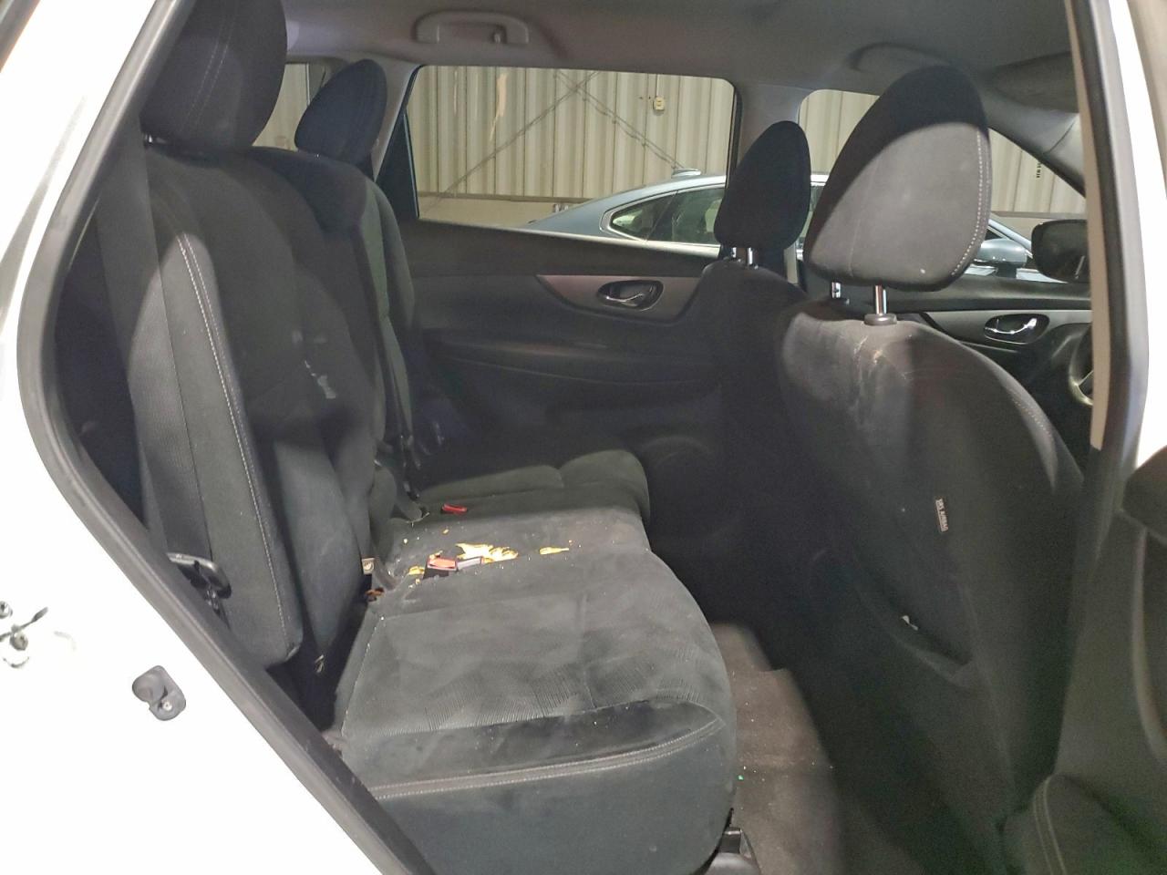 Nissan Rogue S Image 3