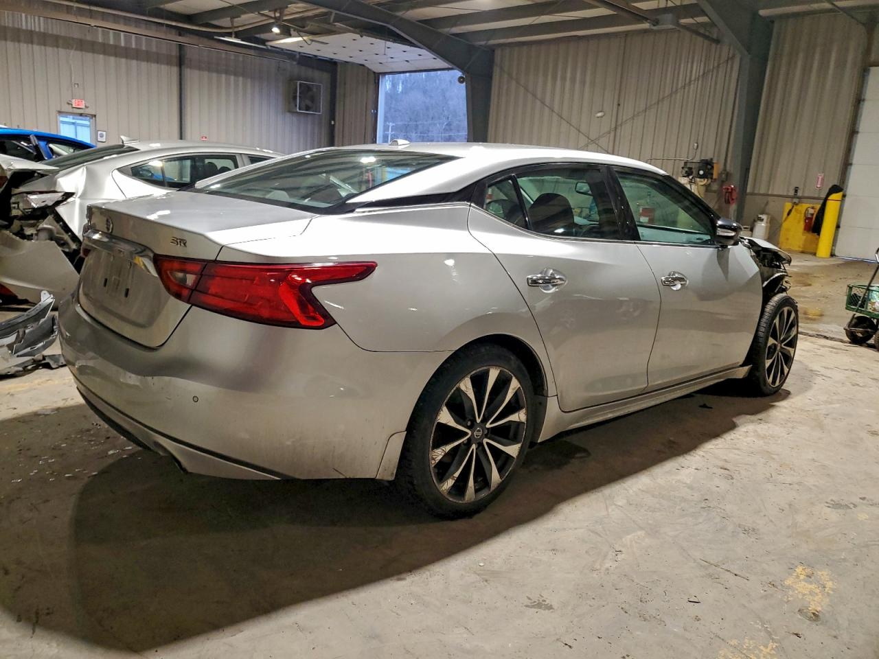 Nissan Maxima 3.5s Image 8