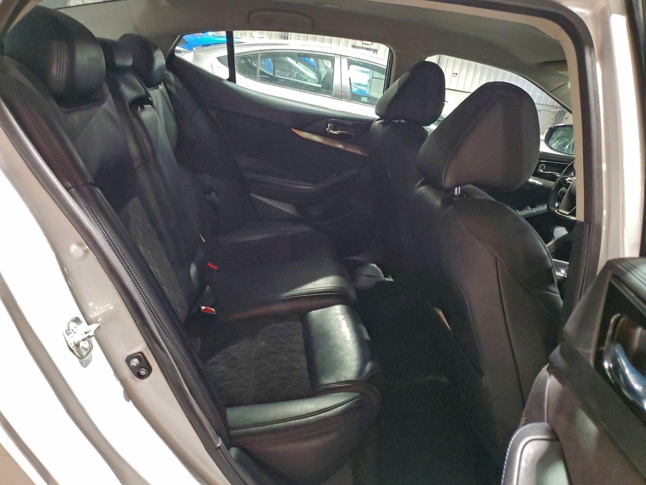 Nissan Maxima 3.5s Image 11