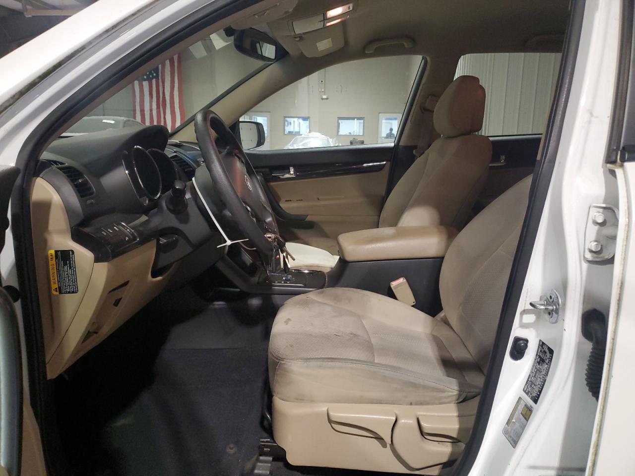 Kia Sorento Base Image 3