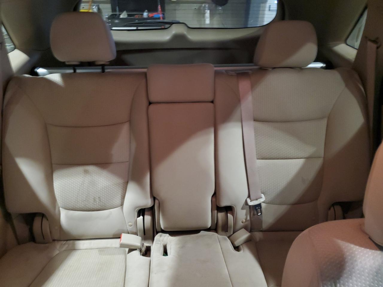 Kia Sorento Base Image 11