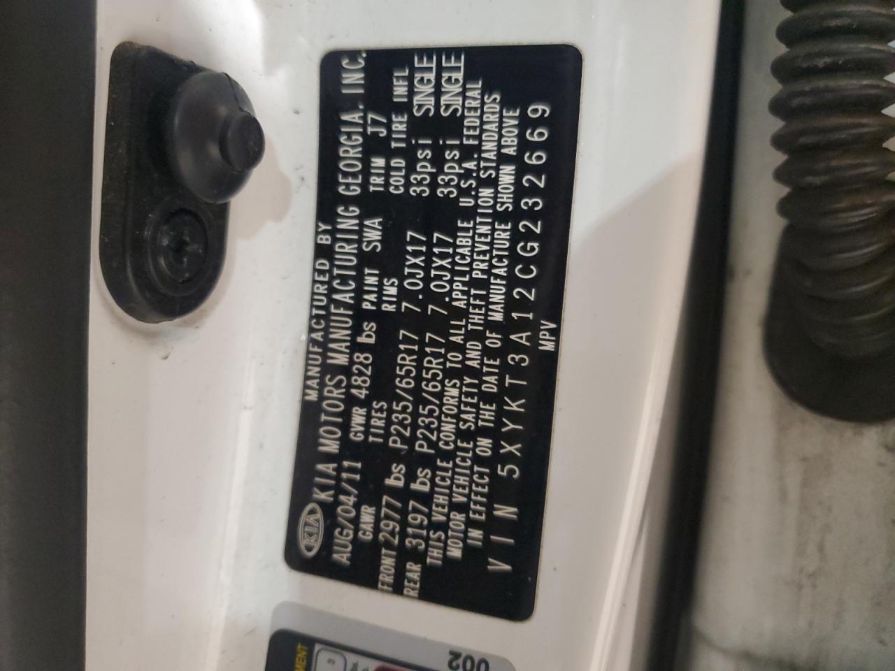 Kia Sorento Base Image 12